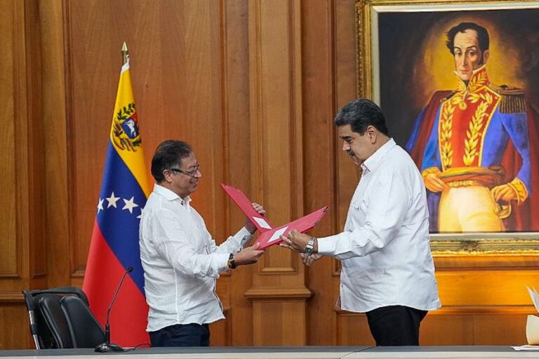 Tras 6 años de alejamiento diplomático entre Colombia y Venezuela, Presidentes Petro y Maduro se reúnen para fortalecer comercio binacional y lucha contra el narcotráfico