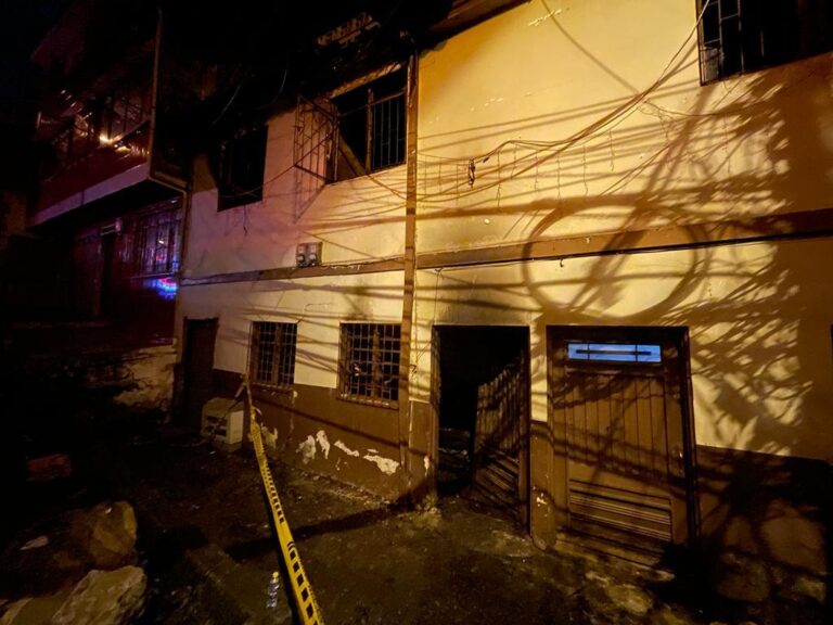 incendio deja 4 personas muertas en Manizales