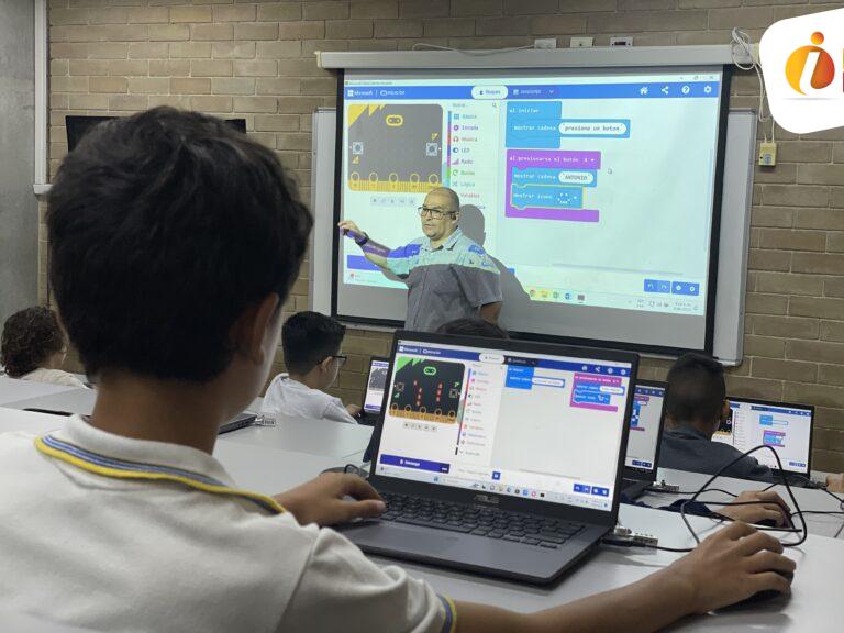 Con semilleros y vacacionales, los estudiantes de Medellín se preparan para ser parte del Valle del Software