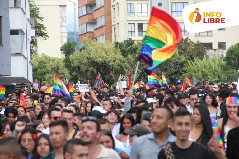 En Manizales la comunidad LGBTI+ se expreso en el “Carnaval de Colores por la Vida”